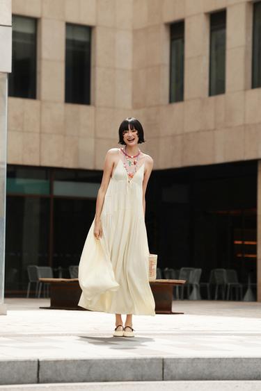 Zara {名称} - {颜色}