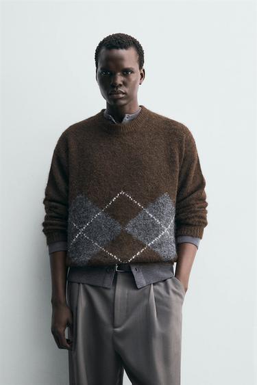 DIAMOND JACQUARD SWEATER - Brown by Zara