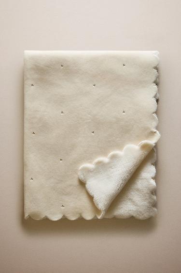 SHINY EMBROIDERED FLEECE BABY BLANKET - Cream by Zara