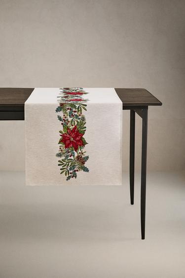 CHRISTMAS HOLLY JACQUARD TABLE RUNNER - Red by Zara