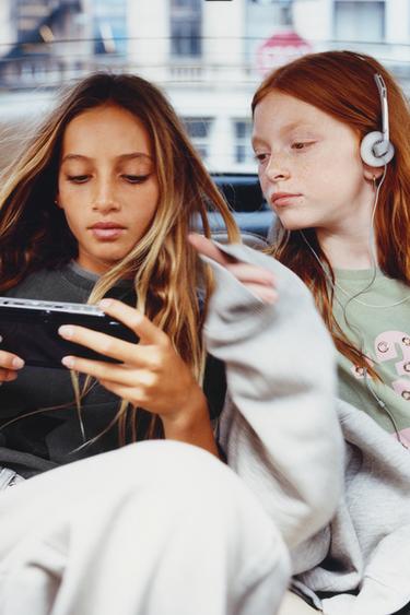 Zara {名称} - {颜色}