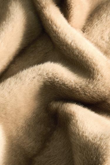 STRIPED FAUX FUR THROW - Beige by Zara