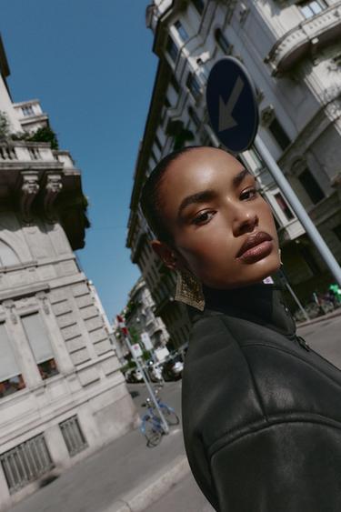 Zara {名称} - {颜色}