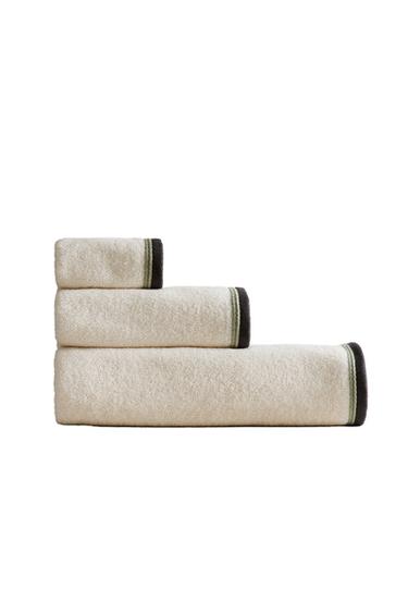 BATH TOWEL WITH COLOURED BORDER - Ivory by Zara