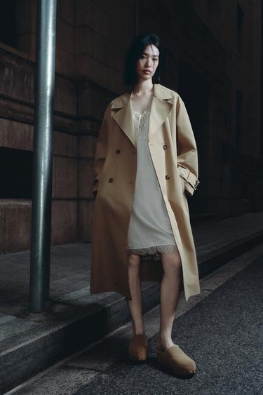 LONG TRENCH COAT - camel by Zara
