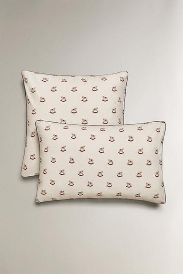 CHILDREN'S CHRISTMAS HORSE PILLOWCASE - Multicoloured by Zara