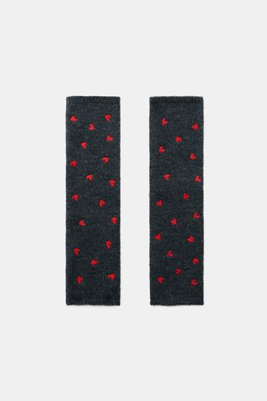 KNIT MITTENS WITH EMBROIDERED HEARTS - Grey by Zara
