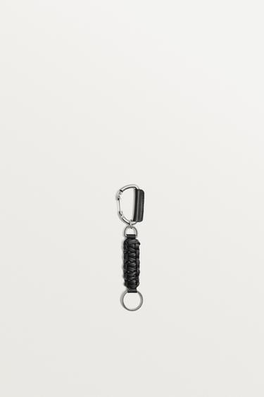LEATHER KEY RING - Black by Zara
