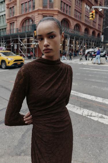 Zara {名称} - {颜色}