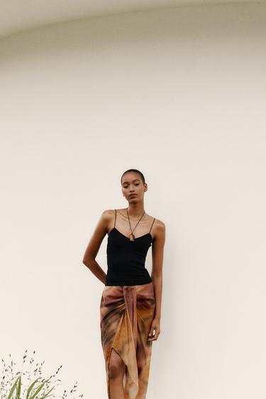 Zara {名称} - {颜色}