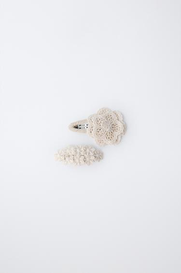 PACK OF TWO CROCHET FLOWER CLIPS - Ecru by Zara