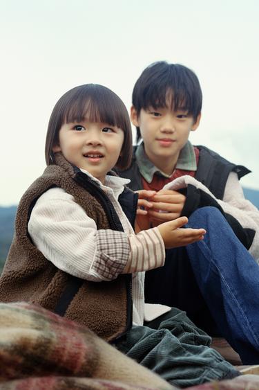 REVERSIBLE FAUX SHEARLING WAISTCOAT - Brown by Zara