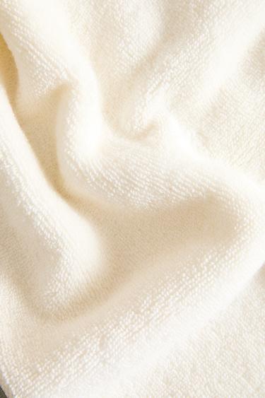 EMBROIDERED TRIM BATH TOWEL - Blue / Green by Zara