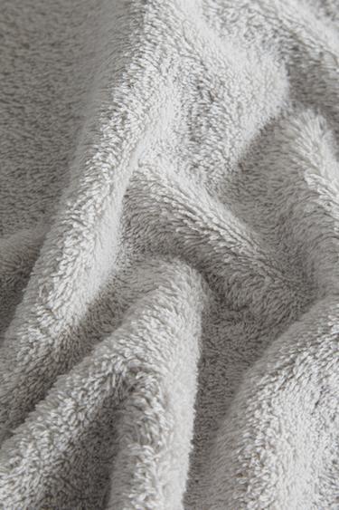 PREMIUM COTTON BATH TOWEL (600 GXM²) - Light grey by Zara