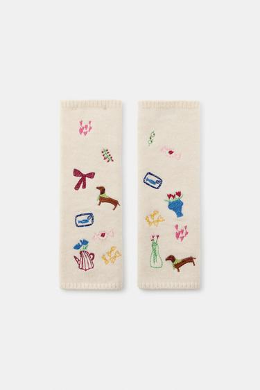 EMBROIDERED KNITTED MITTENS - Ecru by Zara