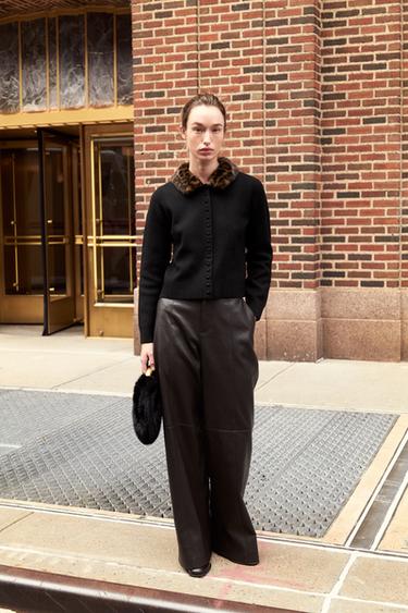 CARDIGAN WITH FAUX FUR COLLAR - Black by Zara