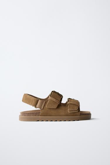 BUCKLED LEATHER SANDALS - Brown by Zara