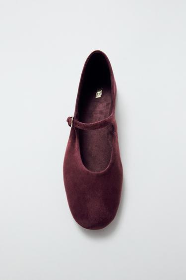 SUEDE BALLERINAS WITH BUCKLE - Burgundy Red by Zara