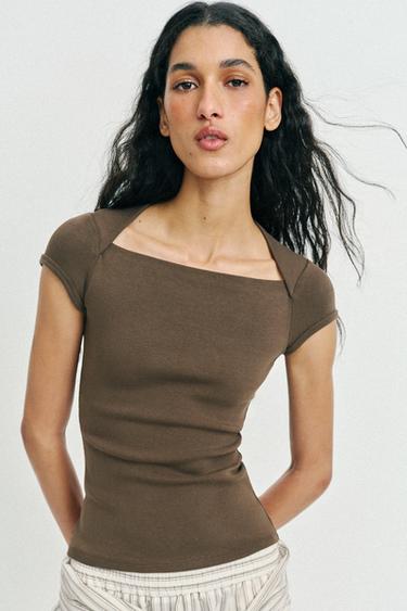 Zara {名称} - {颜色}