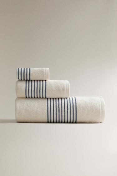 COTTON BATH TOWEL WITH STRIPED BORDER - dusty blue by Zara