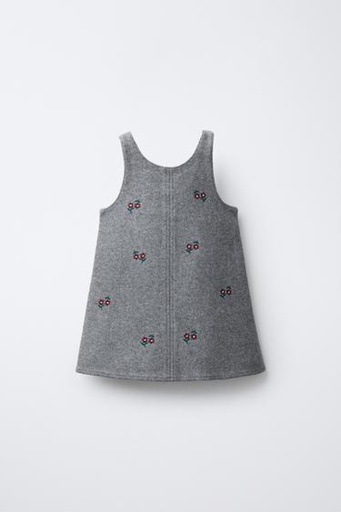 TEXTURED PINAFORE DRESS WITH EMBROIDERED FLOWERS - Anthracite grey by Zara