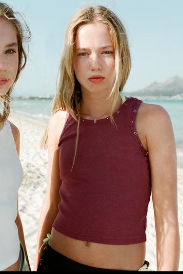 STUDDED STAR T-SHIRT - Burgundy by Zara