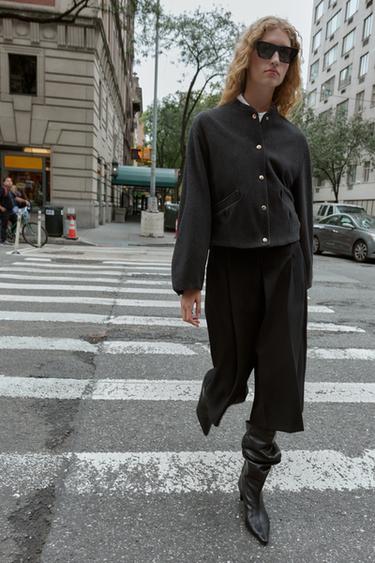 LONG BERMUDA SHORTS WITH CONTRAST STITCHING - Black by Zara