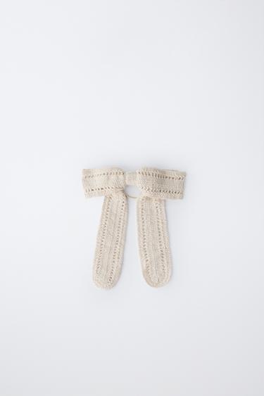 KNIT BOW CLIP SCRUNCHIE - Ecru by Zara
