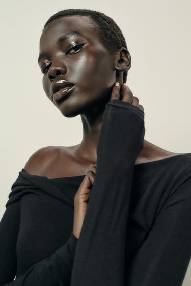 ASYMMETRIC NECK TOP - Black by Zara