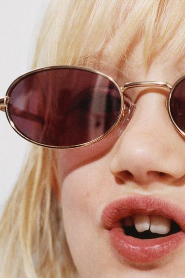 Zara {名称} - {颜色}