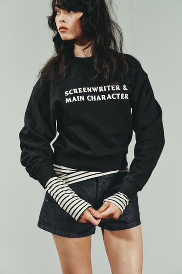 SWEATSHIRT WITH CONTRAST SLOGAN - Black by Zara