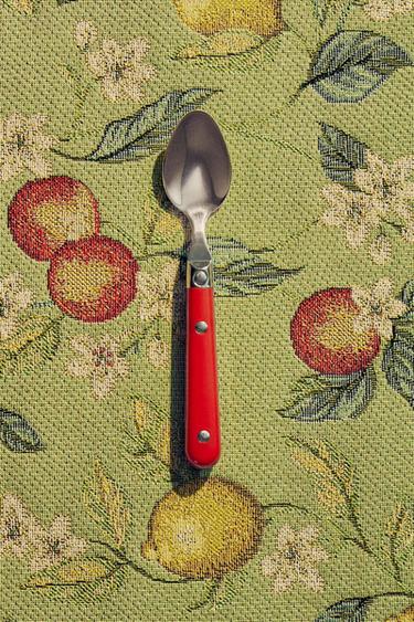 4-PIECE CUTLERY SET WITH RED HANDLE - Red by Zara