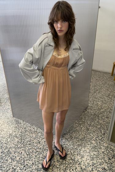 Zara {名称} - {颜色}