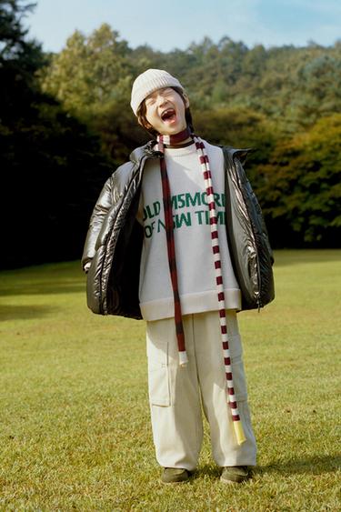 EMBROIDERED SLOGAN KNIT SWEATER - Ecru / Green by Zara