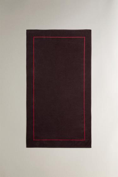 BEACH TOWEL WITH PLAIN BORDER - Blackberry by Zara - Image 0