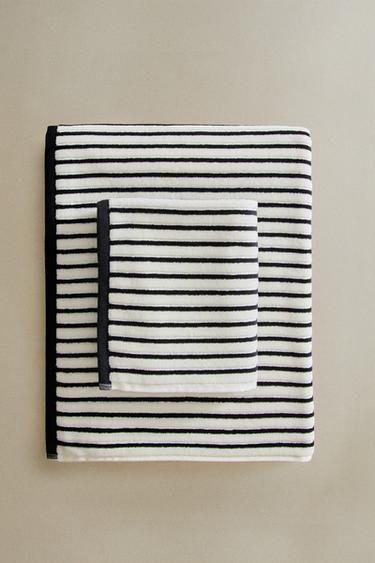 STRIPED VELOUR BATH TOWEL - Sand / Black by Zara