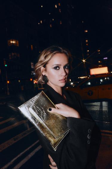 Zara {名称} - {颜色}