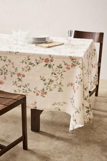 FLORAL PRINT JACQUARD TABLECLOTH - Greenish by Zara