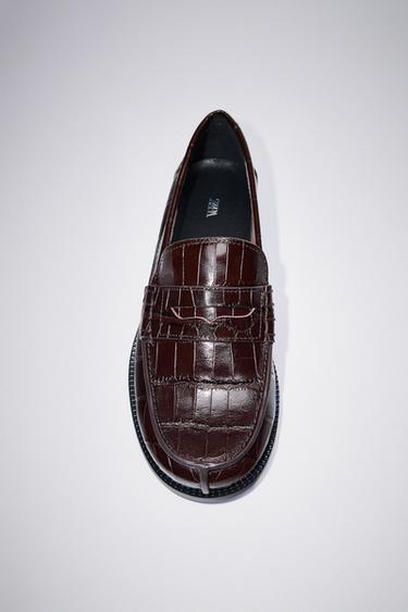 EMBOSSED LEATHER LOAFERS - Brown by Zara