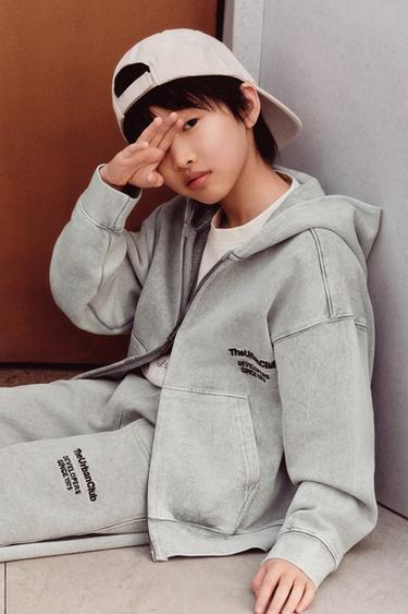 BARREL PLUSH TROUSERS WITH SLOGAN - Light grey by Zara