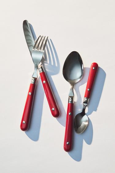 4-PIECE CUTLERY SET WITH RED HANDLE - Red by Zara