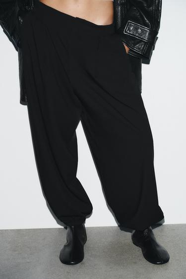 PLEATED JOGGING TROUSERS - Black by Zara