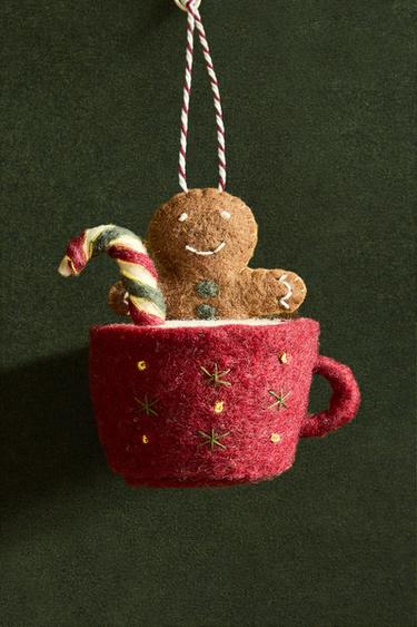 FELT MUG CHRISTMAS TREE DECORATION - Red by Zara