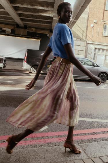 Zara {名称} - {颜色}