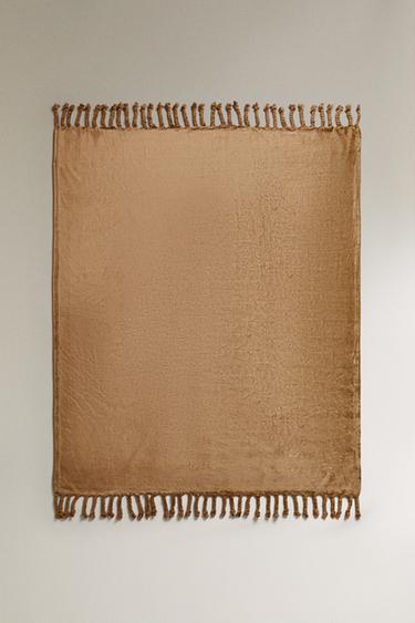 FLEECE BLANKET WITH FRINGING - camel by Zara - Image 0