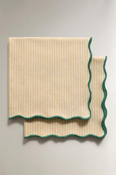 PACK OF STRIPED NAPKINS WITH SCALLOPED EDGE (PACK OF 2) - Yellow by Zara