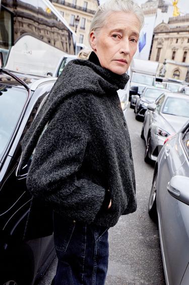 SHORT BOUCLÉ COAT WITH SCARF - Dark grey by Zara