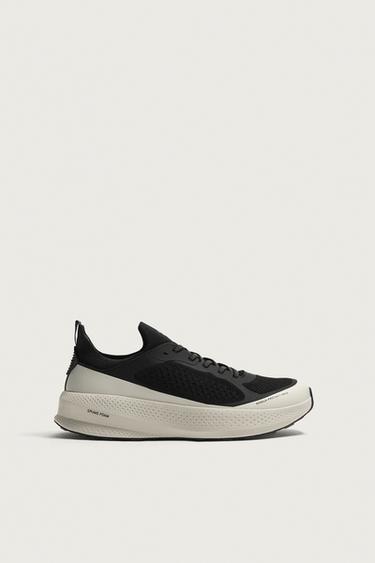 RUNNING TRAINERS - Black by Zara