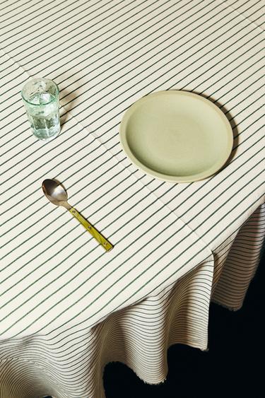 4-PIECE CUTLERY SET WITH ACRYLIC HANDLE - GREEN by Zara