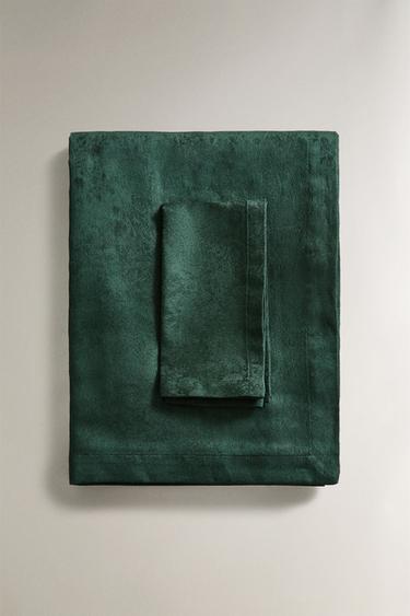 CHRISTMAS COTTON JACQUARD TABLECLOTH WITH BRANCHES - Green by Zara